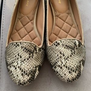 Maiden Lane Leather Snakeskin Embossed Shoes/Loafers size 8M